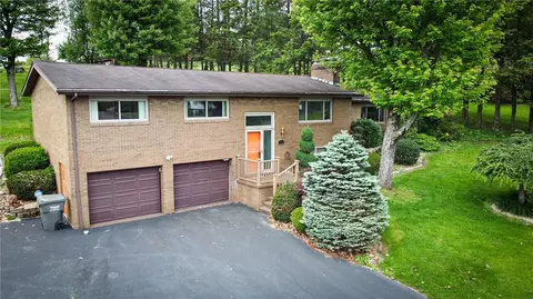 102 Lyn Dale Dr, Butler, PA 16001