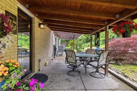 326 Arriba Way, Pittsburgh, PA 15210