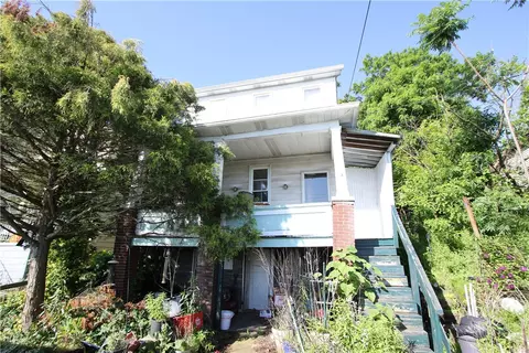 915 Oakland Ave, Charleroi, PA 15022
