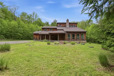288 Ft Dewart Ln, Central City, PA 15926