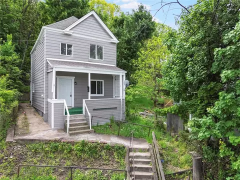916 Sarah St, Homestead, PA 15120
