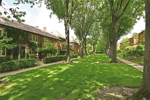 427 Olympia Rd, Pittsburgh, PA 15211 photo 2
