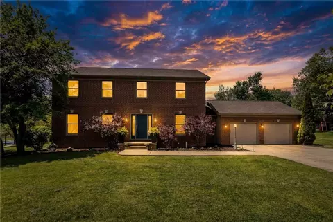 7 Carriage Ln, Grove City, PA 16127