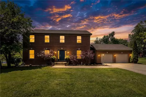 7 Carriage Ln, Grove City, PA 16127
