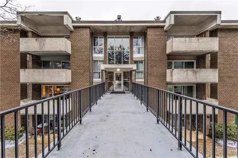 2401 Charlemagne Cir, Pittsburgh, PA 15237