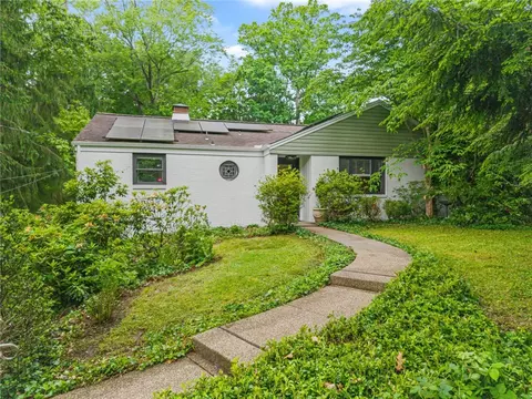 203 Rockingham Rd, Pittsburgh, PA 15238