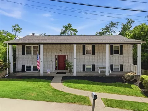 218 Briaridge Dr, Turtle Creek, PA 15145