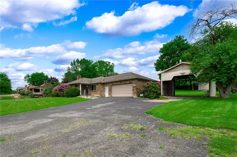 120 W Sunbury Rd, Butler, PA 16001