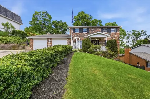 576 Carroll Dr, Irwin, PA 15642