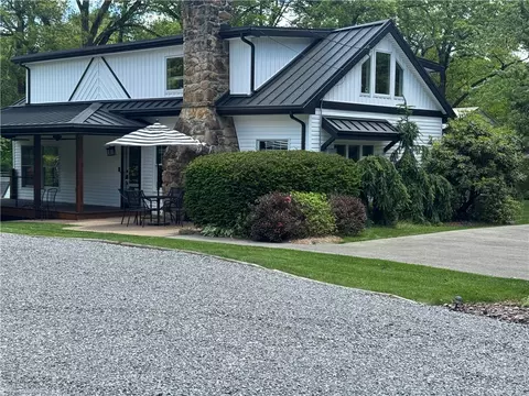 143 Mohawk Trl, Slippery Rock, PA 16057