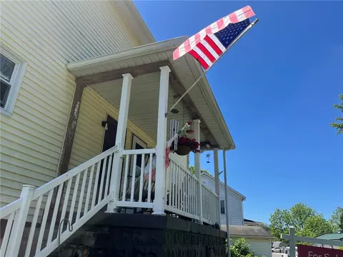 162 Front St, Hannastown, PA 15635