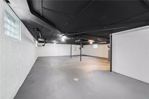 825 Donnan Ave, Washington, PA 15301