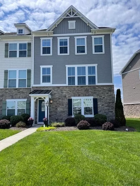 4054 Overview Dr, Canonsburg, PA 15317