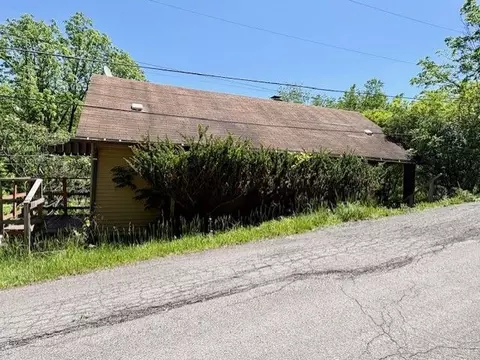 1611 Crawford, Imperial, PA 15126