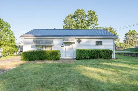 40 Viewmont Dr, Latrobe, PA 15650
