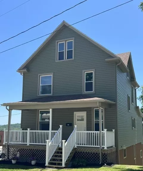 809 Depot St, Youngwood, PA 15697