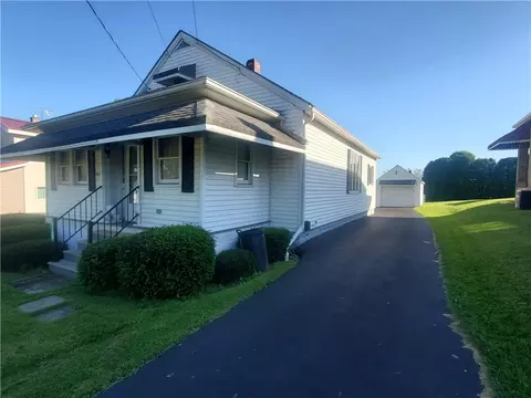 2056 Oak Dr, Ford City, PA 16226