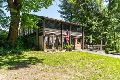 511 Covert Rd, New Castle, PA 16102