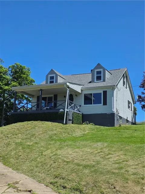 84 Crossridge Rd, Charleroi, PA 15022