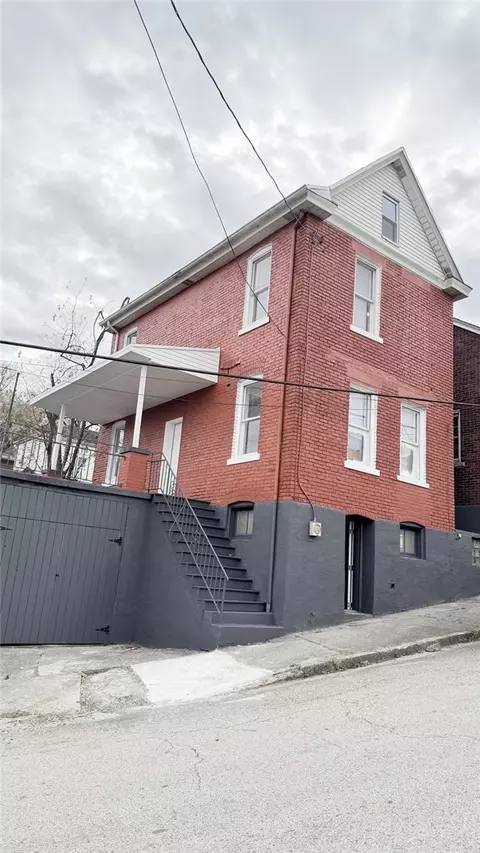 1016 Mcmahon Ave, Monessen, PA 15062