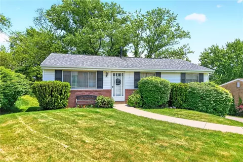 35 Frances Dr, Coraopolis, PA 15108