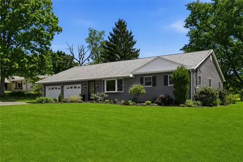 111 Park Dr, Valencia, PA 16059