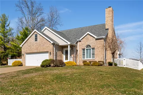 8116 Palomino Dr, Bridgeville, PA 15017