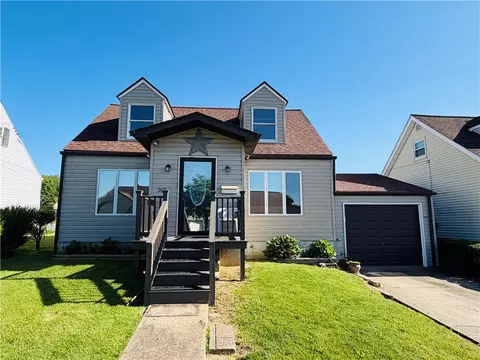 208 Cumberland Ave, Masontown, PA 15461