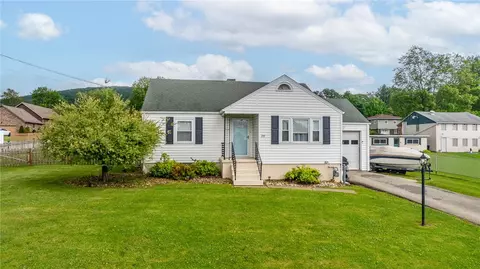 210 Hopwood Fairchance Rd, Uniontown, PA 15401