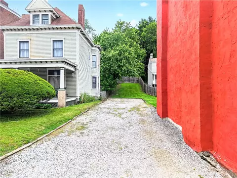 520 S Main St, Pittsburgh, PA 15220