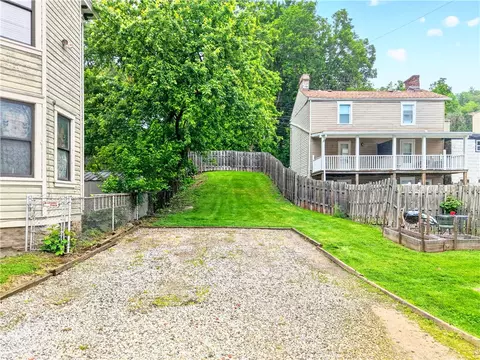520 S Main St, Pittsburgh, PA 15220