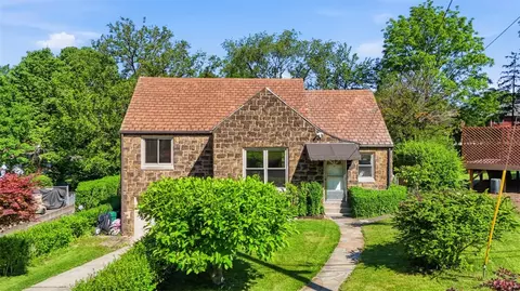 953 William Penn Ct, Pittsburgh, PA 15221