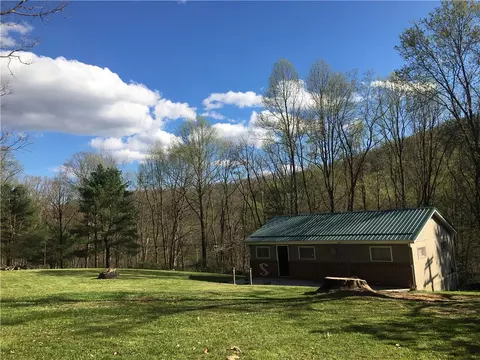 Exterior - 154 Eicher Rd, Confluence, PA 15424 photo 2 of 5