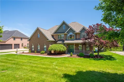 320 Hedgerow Dr, Venetia, PA 15367