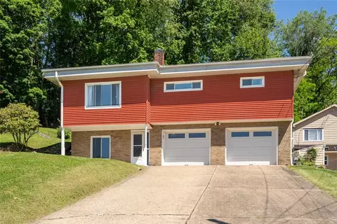 135 Lake Dr, Elizabeth, PA 15037