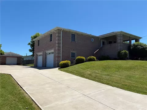 902 Central Dr, New Eagle, PA 15067