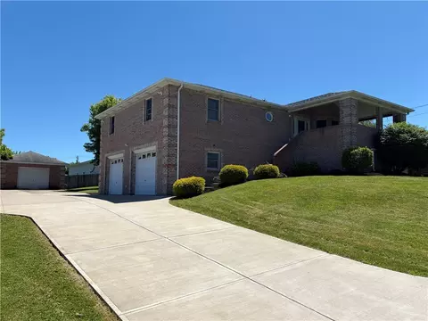 902 Central Dr, New Eagle, PA 15067