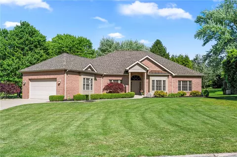 126 Lipinwood Dr, Beaver Falls, PA 15010