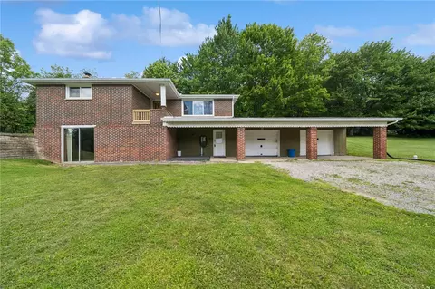 40 Peters Rd, Greensburg, PA 15601