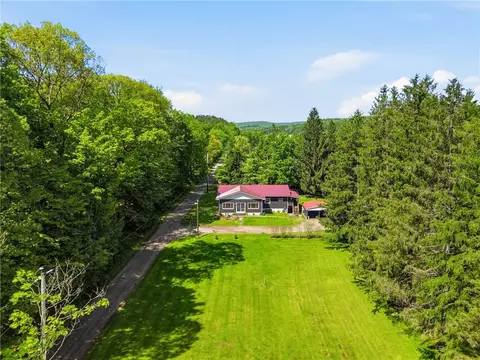 198 Kalina, Boswell, PA 15531