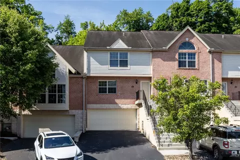 402 Berrington Ct, Bethel Park, PA 15102