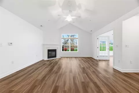 Living - 400 Spring Valley Dr, Zelienople, PA 16063 photo 3 of 6