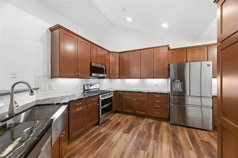 Kitchen - 400 Spring Valley Dr, Zelienople, PA 16063 photo 3 of 3