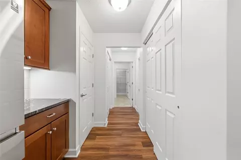 Entry Way - 400 Spring Valley Dr, Zelienople, PA 16063 photo 4 of 4