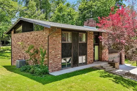2772 Clearview Rd, Allison Park, PA 15101