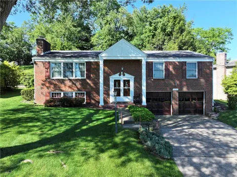 5025 Windover Dr, Pittsburgh, PA 15205
