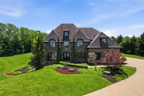 311 Cambridge Dr, Mars, PA 16046