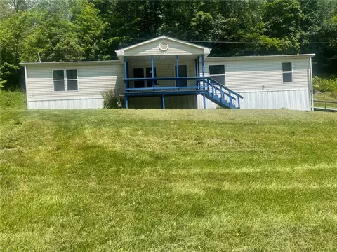 358 Smith Creek Rd, Spraggs, PA 15362