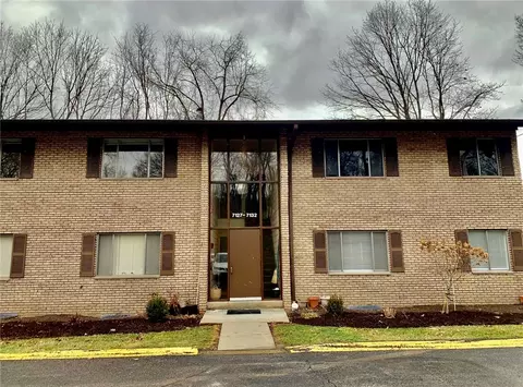 7127 Sanlin Dr, Coraopolis, PA 15108