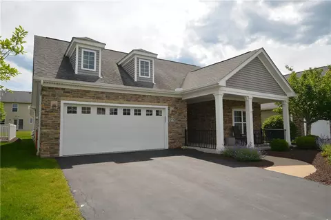 142 Cobblestone Dr, Pittsburgh, PA 15237